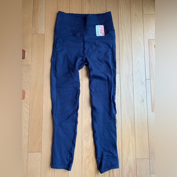 Free People FP Movement Free Throw Legging | NWT Imperfection | Size S | Navy - Picture 2 of 7